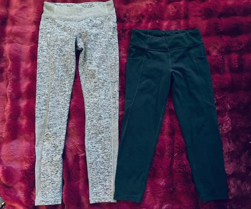 2 lot leggings Athleta Girl Snowball legging & Stash your treasures Capri Sz 14
